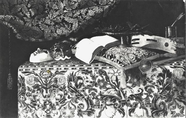 A. Villani e Figli — Giuseppe Recco. Natura morta con maschere e strumenti musicali. Rotterdam, Museo Boymans-Beuningen — insieme